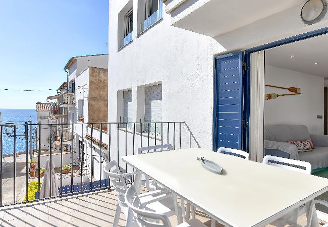 Apartment in Calella de Palafrugell - 1-2