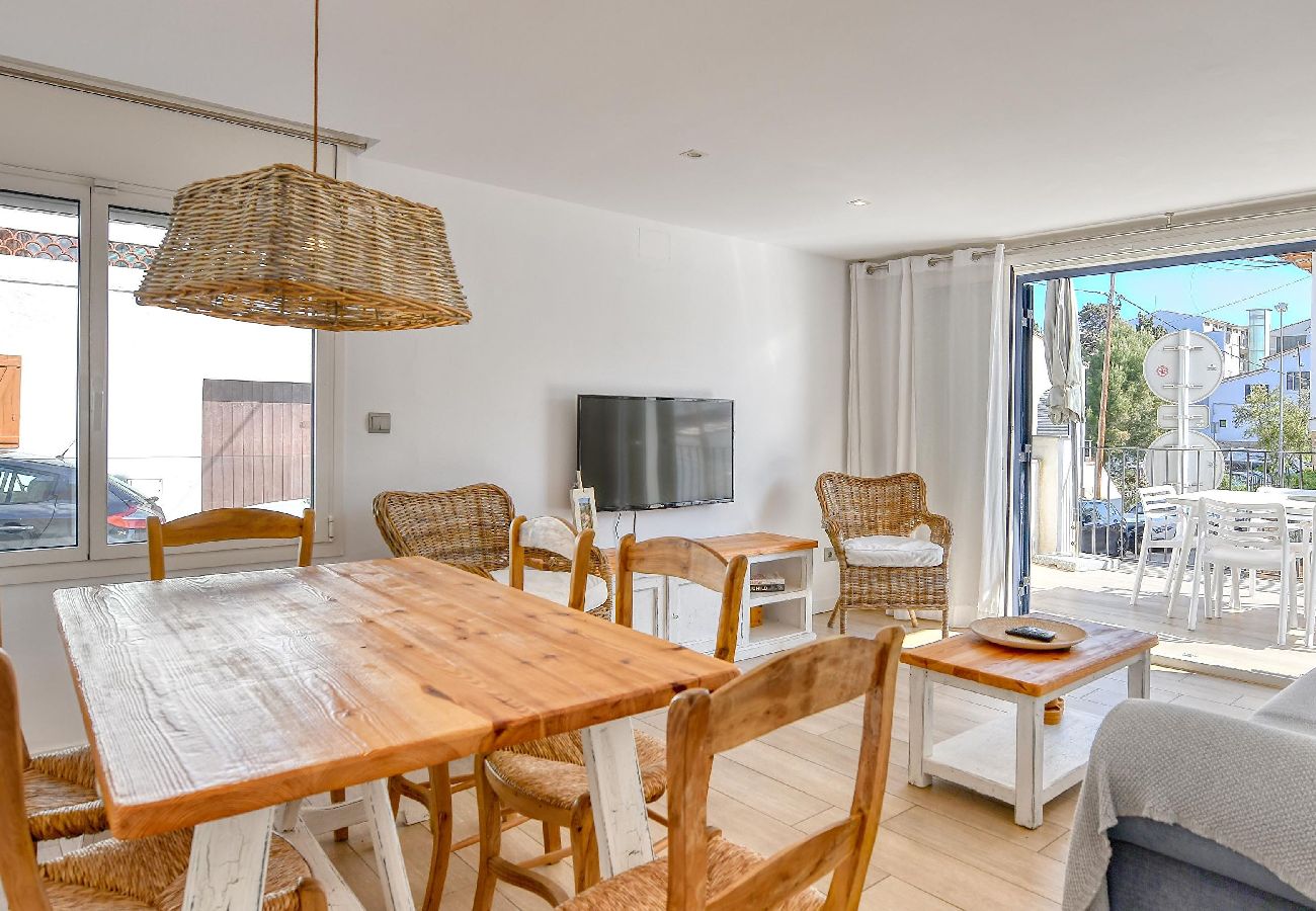 Apartment in Calella de Palafrugell - 1-2