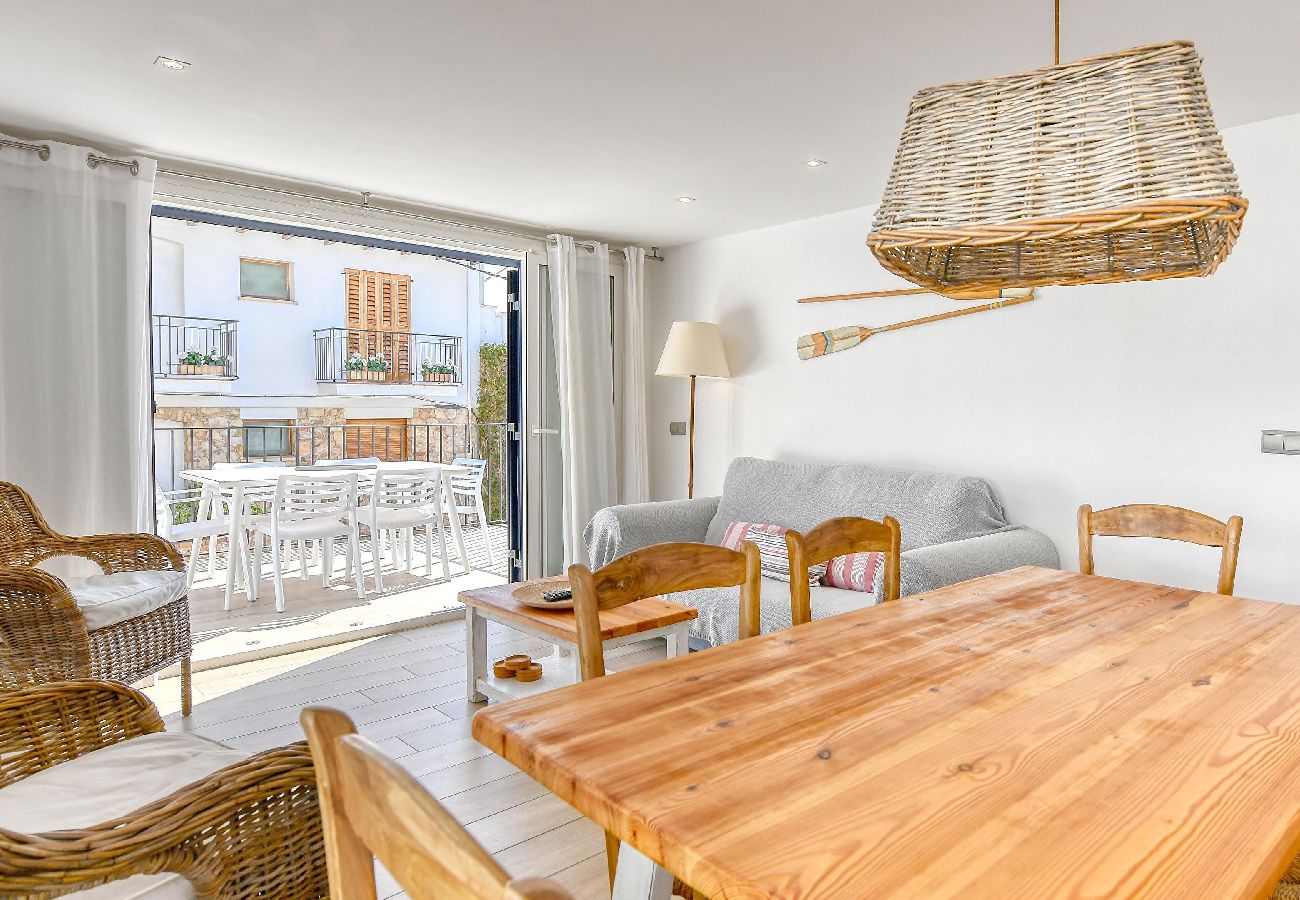 Apartment in Calella de Palafrugell - 1-2
