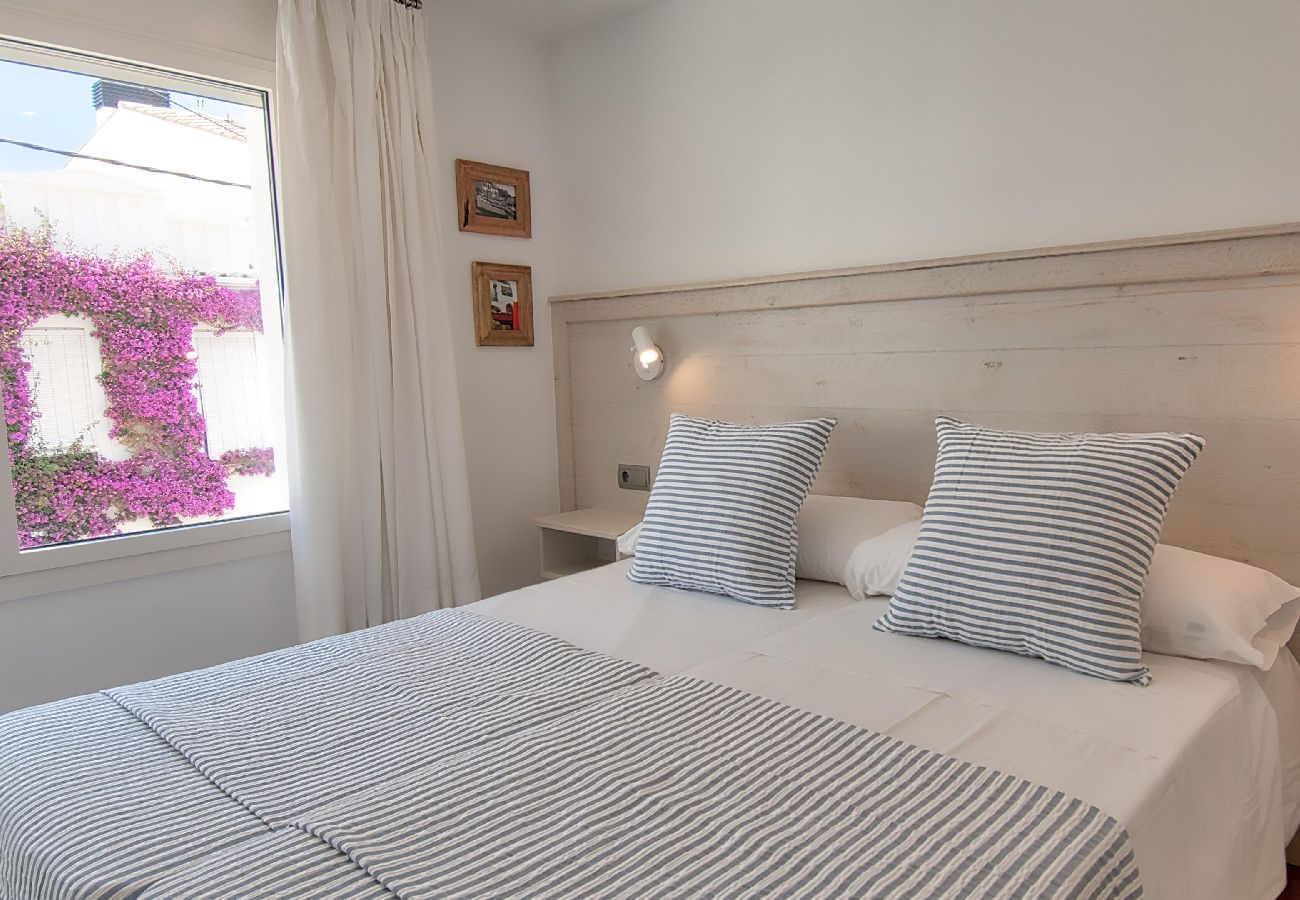 Apartment in Calella de Palafrugell - 1-2