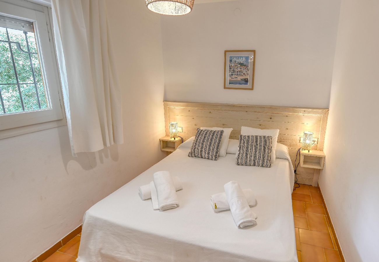 Apartment in Calella de Palafrugell - 16-D-5